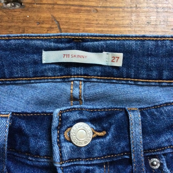 Levi’s 711 Skinny Jeans - Picture 2 of 3